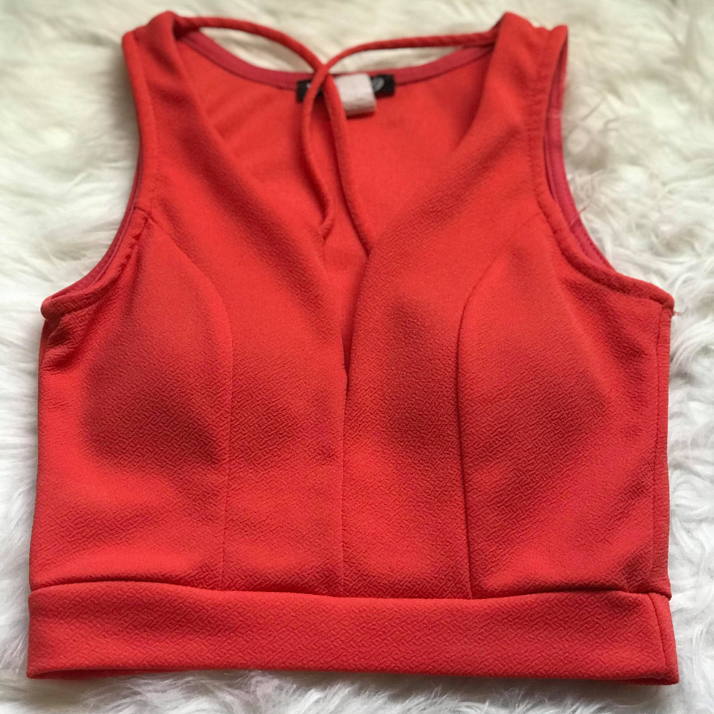 Crop top